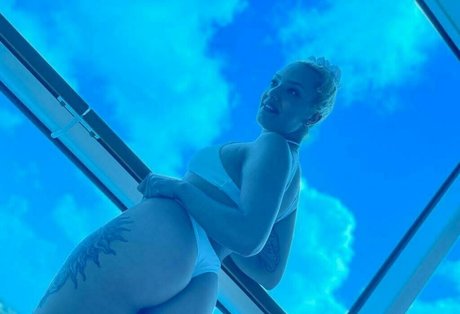 omgzadafree xxx pornstar galleries