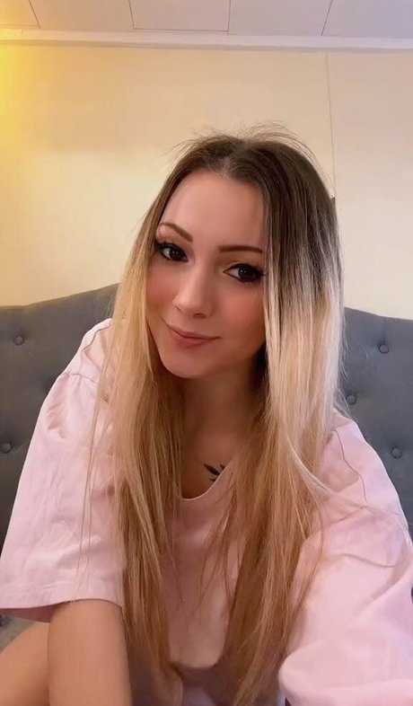 Little Momma model pretty archive