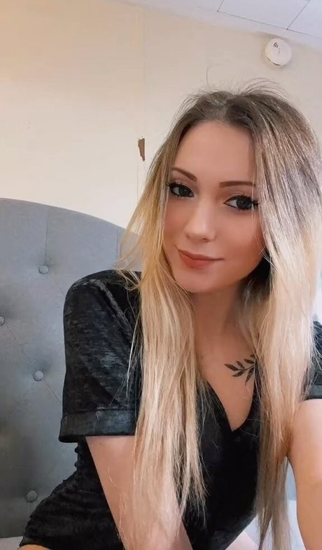 Little Momma nudes pornstar gallery