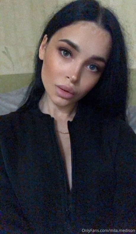 Mila Moore hot star pic