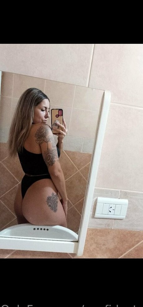 confidantsarah hot model images