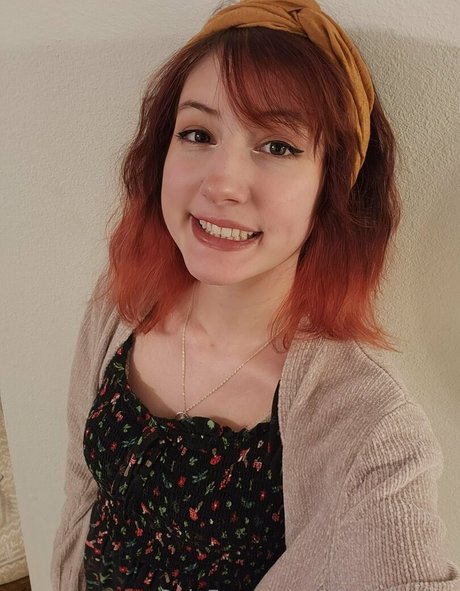 valvestia star naked pics