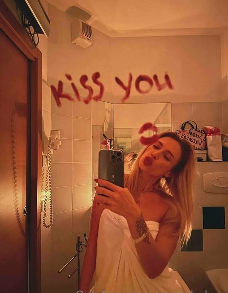 merrybabyy naked star images