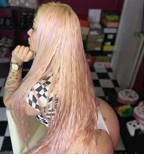 pinkcoka model beautiful img