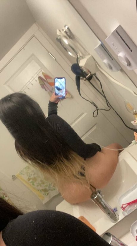 lilshitterpoopie star nude photo