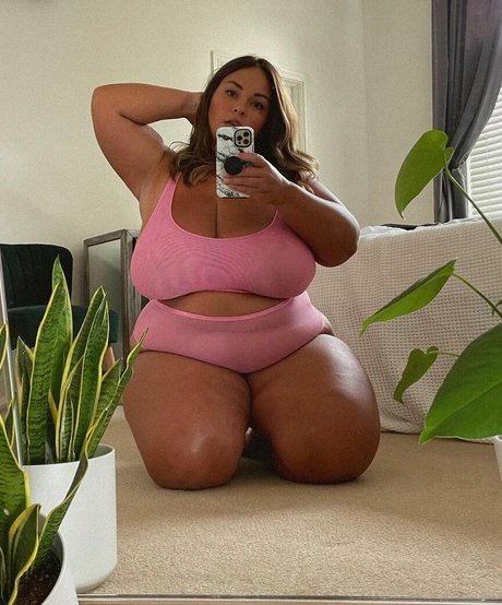 Nicole Denise Johansson best star pic