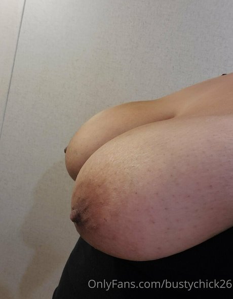 bustychick26 star best image