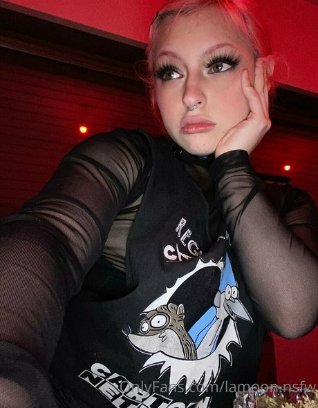 lamoon nsfw model pornographic pics