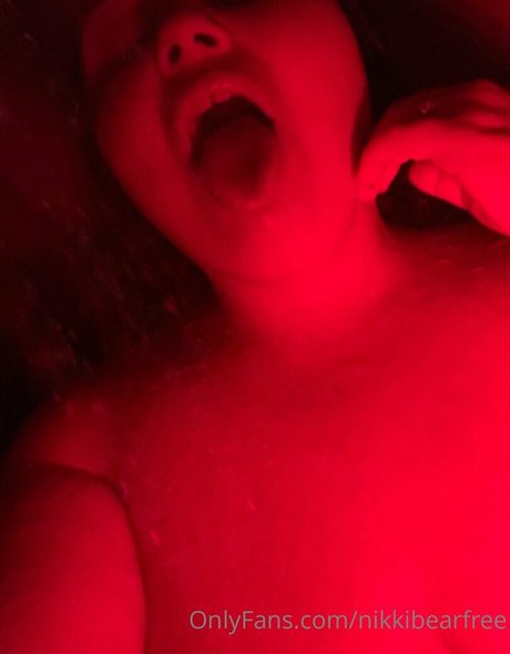 nikkibearfree star nude photo