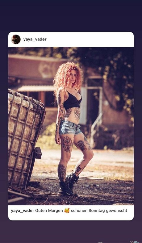 queenbitch1998 naked star img