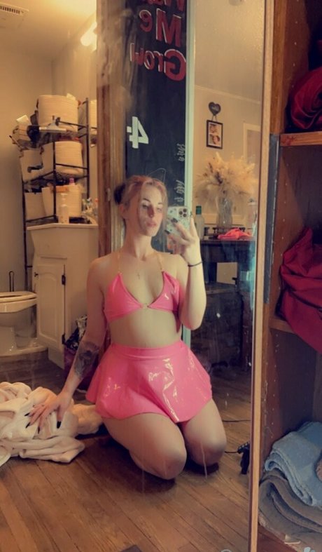 queenbitch1998 nudes actress pic