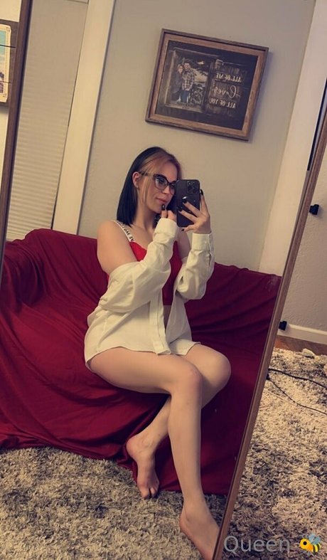 queenbitch1998 star top photos