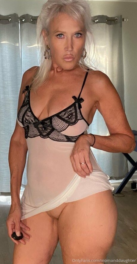 hannahandsuzie pornstar adult photos