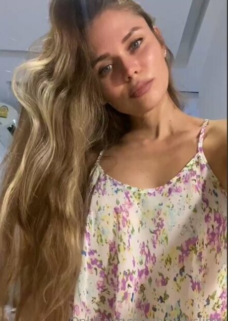 Halsey Slims star art picture