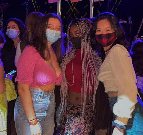 Chessie sexy star galleries