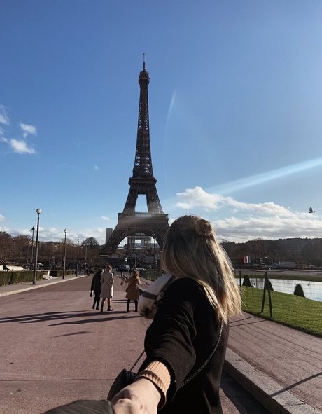 belonly naked pornstar image