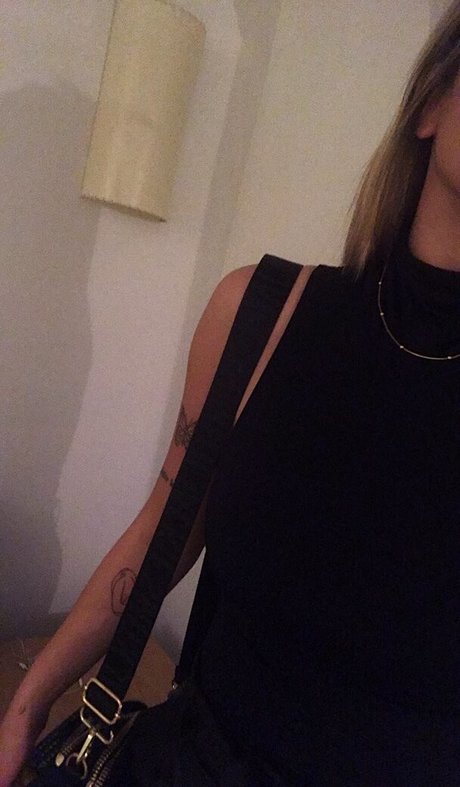 belonly nudes actress pictures