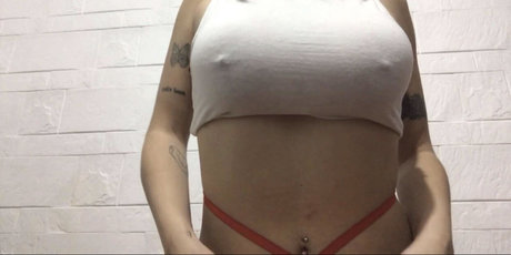 belonly naked model photos