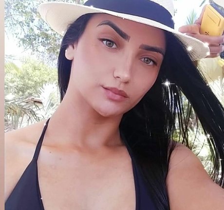 Gabriela Batista Torres beautiful star photo