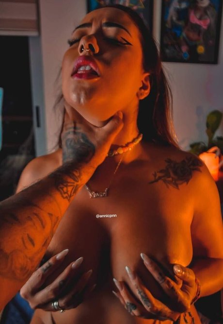 Annicpn erotic model pics