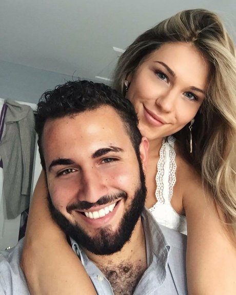 Dezmin Schubel free pornstar galleries