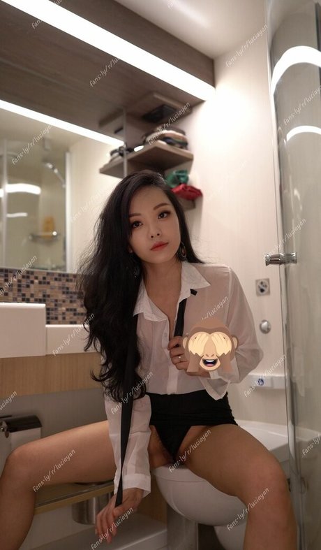 luciayan beautiful pornstar pic