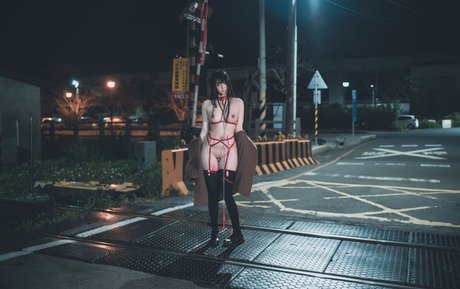 Raku 66 exclusive pornstar photo