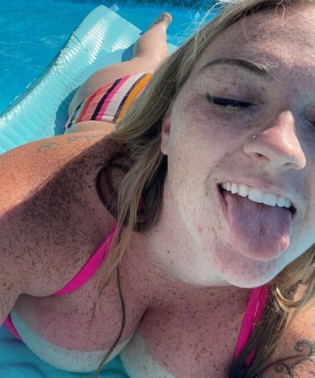 Raelyne Summeier model gallery