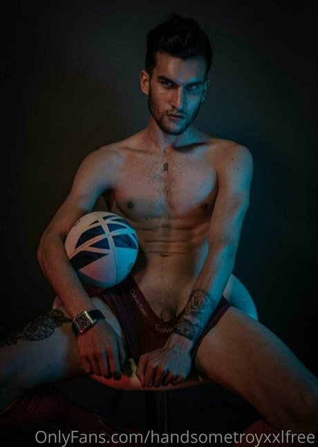 handsometroyxxlfree art model pictures