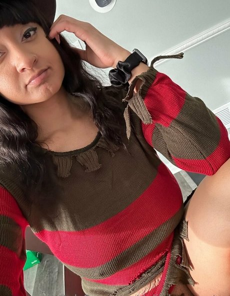 delilahmoonxtra pretty pornstar photo