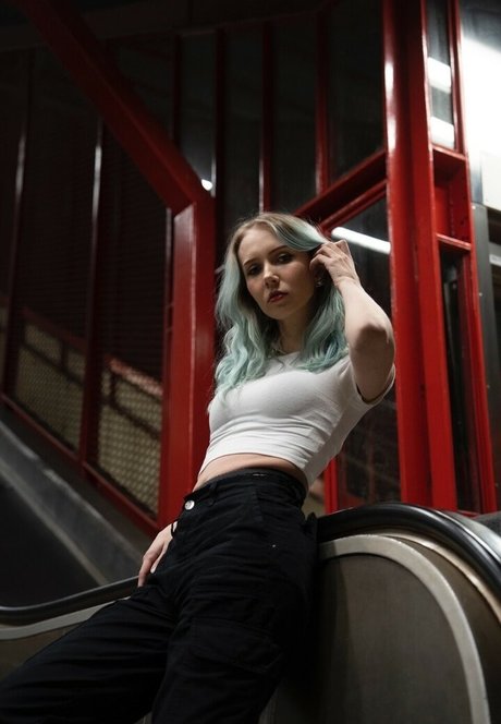 Apollolol nude star pics