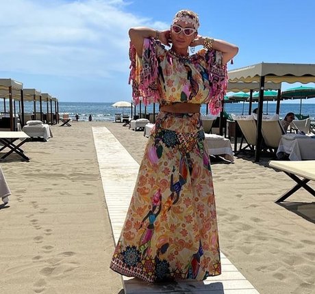 Mara Traversi star pretty photos