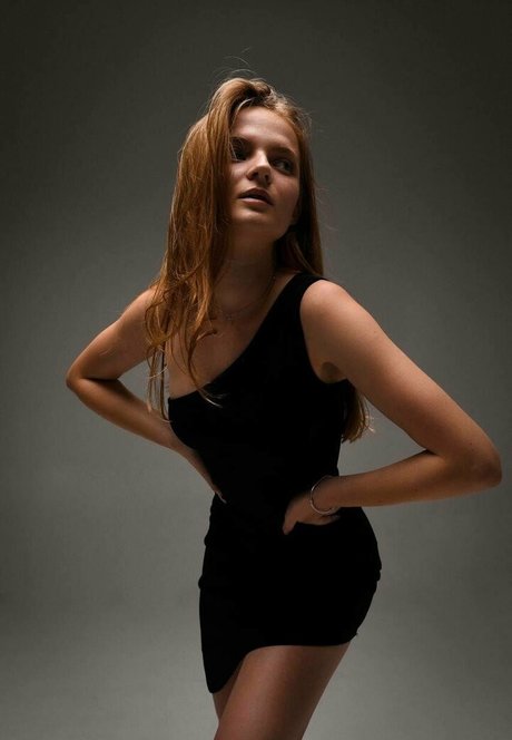 anastasiiiyaa hot model picture