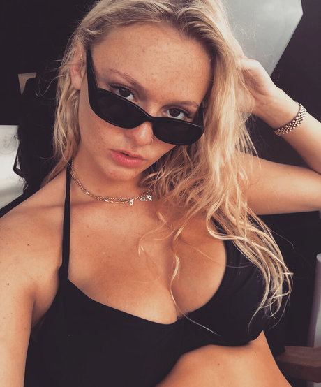 Poppyy Hopson porn star images