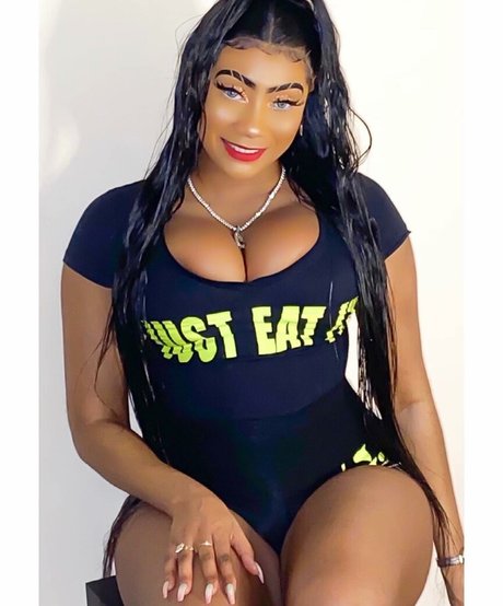 CoolieMonae pornstar sexy photos