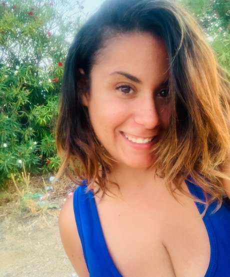 Lia Grimmie model naked image