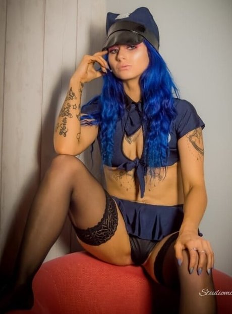 Chelsea Woodcock model nude image