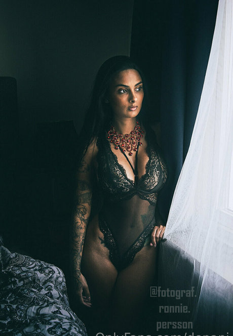 depani model hot img