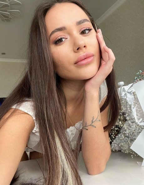 Ann Bucks best model picture