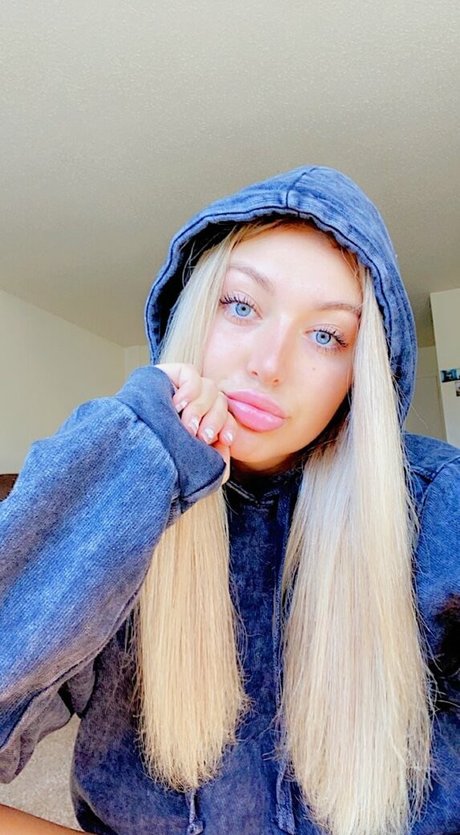 meakelena model pornographic photo