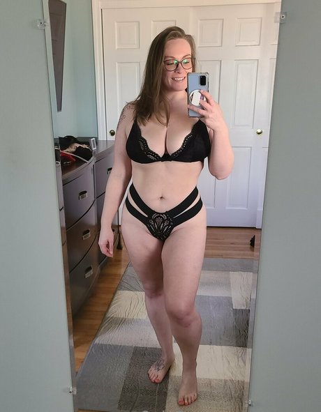 Poshirex nudes model pics