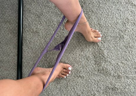 alittleoftiff model photos