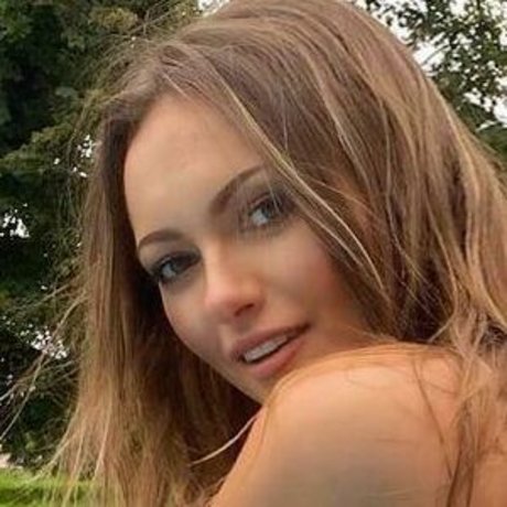 Luiza Sprusinska model top picture