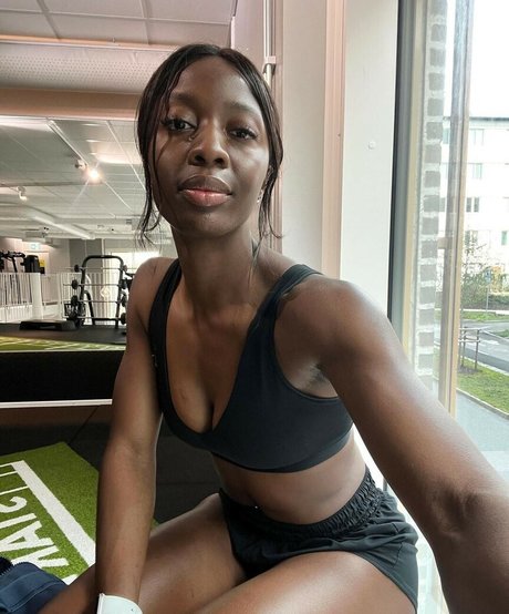 Khaddi Sagnia pornstar erotic picture