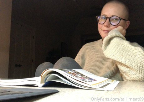 tail meat naked actress picture