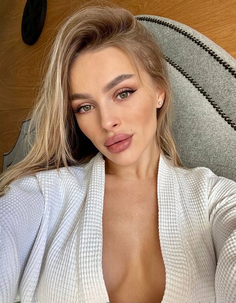 ariel xxx pornstar pretty photos