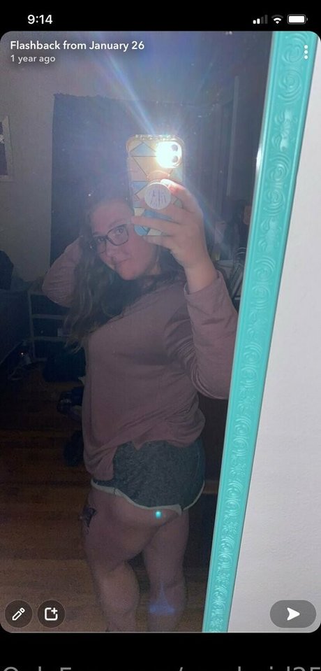 sarahgirl25 Quick model image