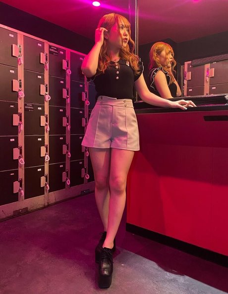 beautiful shemale onlyfans free image