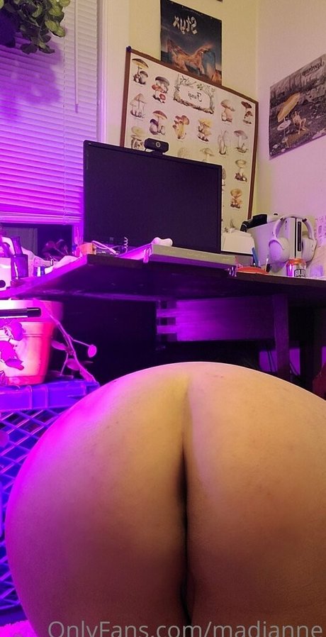 madianne best model photo