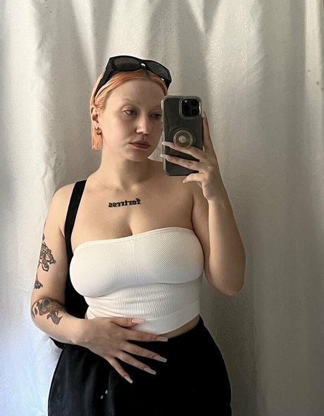 yyentaa nudes actress image